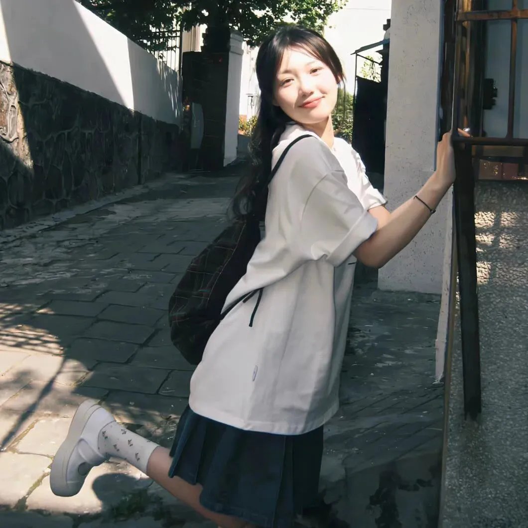赖猫的狮子倒影